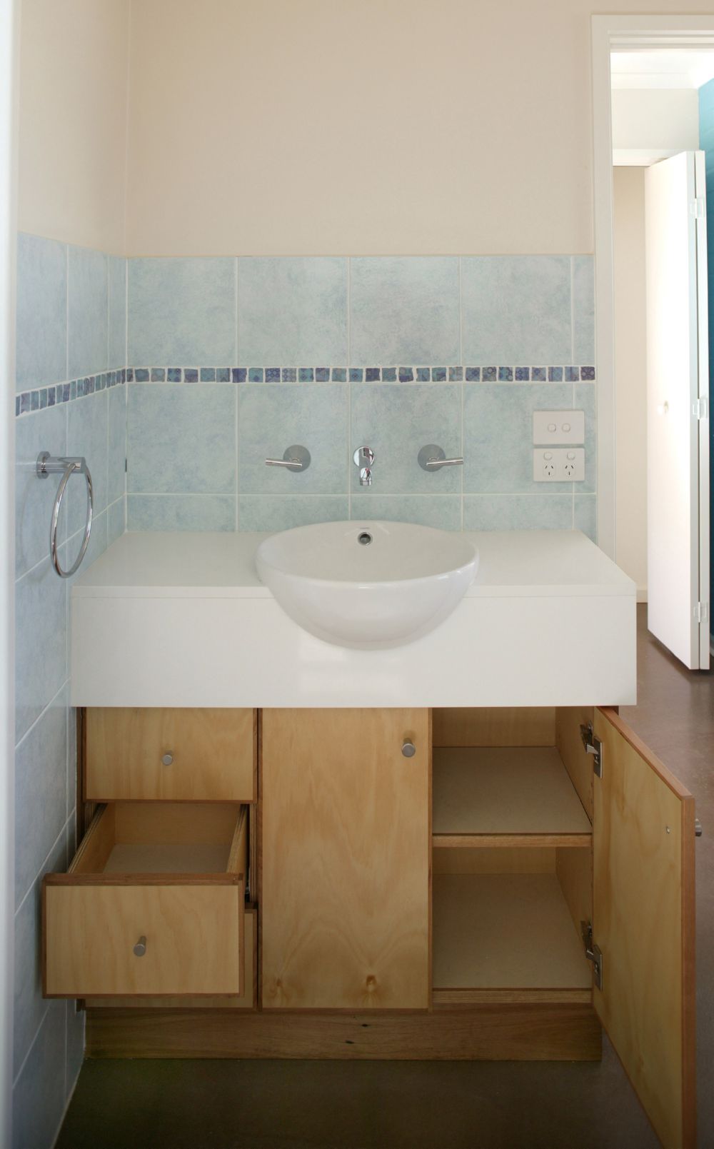Select Custom Joinery Plywood Kitchen and Internal Joinery Select Custom Joinery Plywood Kitchen and Internal Joinery